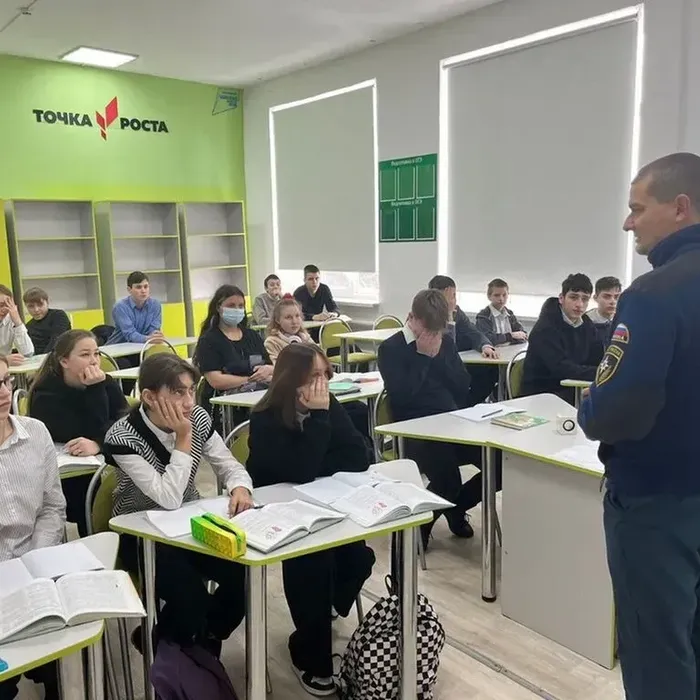 Профилактические беседы с учащимися образовательных организаций